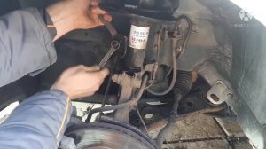 тоёта корола 150,замена стоек стабилизатора