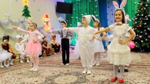 детский сад №281 Новогодний Утренник - Танец зайчиков