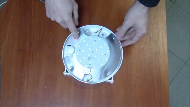 Видео работы светодиодного светильника с датчиком движения для ЖКХ смотреть онлайн
