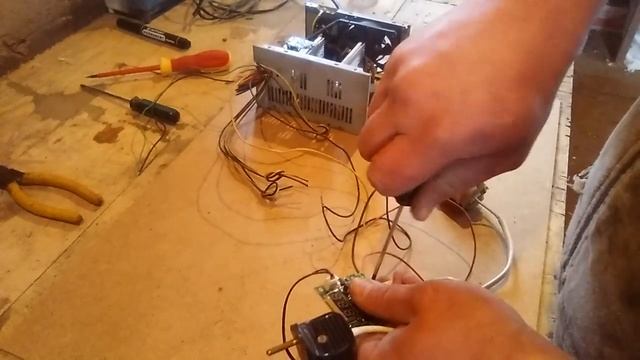 Подключение и настройка терморегулятора для инкубатора , И где взять 12 вольт смотреть онлайн