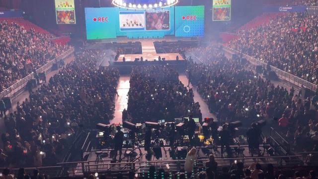 Stray Kids Hannah dance God's Menu D2 Maniac Tour in Sydney смотреть онлайн