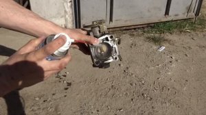 Чистка дроссельной заслонки на Mazda Demio