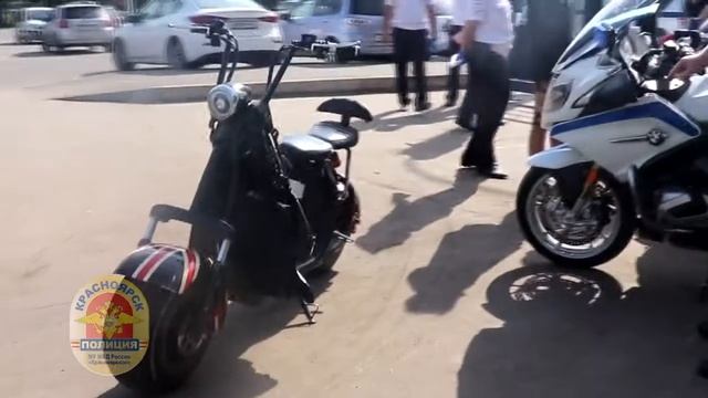 Без прав и шлема: в Красноярске водители электросамокатов нарушали ПДД смотреть онлайн