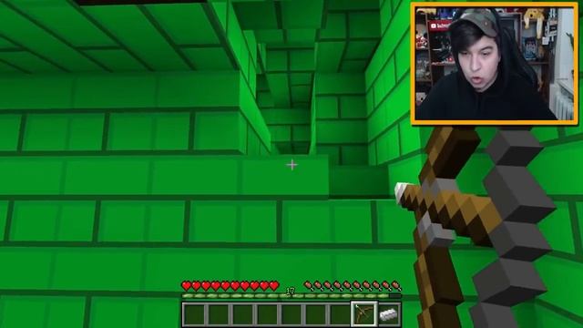 НАШЕЛ СЕКРЕТНЫЙ ЛЮК В СТАРОЙ ТЮРЬМЕ В MINECRAFT?! смотреть онлайн