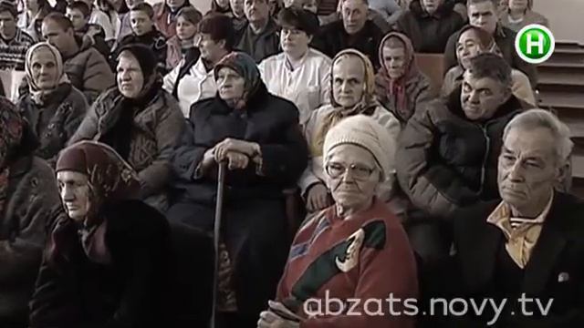 Накормленный Майдан делится продуктами! - Абзац - 26.02.2014 смотреть онлайн