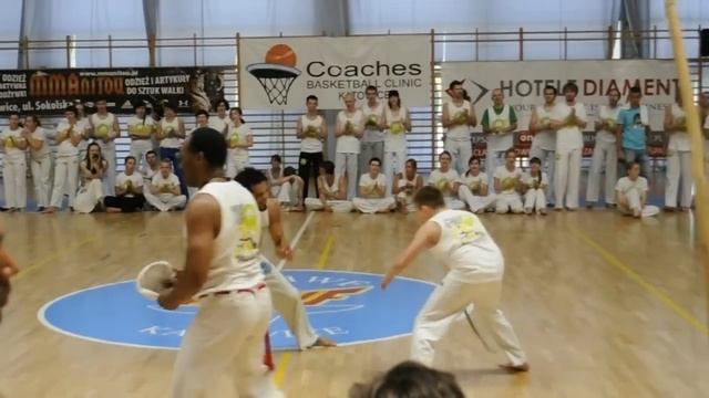 Batizado Capoeira 2012 , Unicar Katowice , Maks + zielono żółta korda ..... odc1 смотреть онлайн