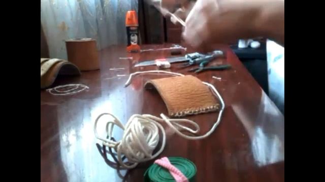 Браслет из мусора смотреть онлайн