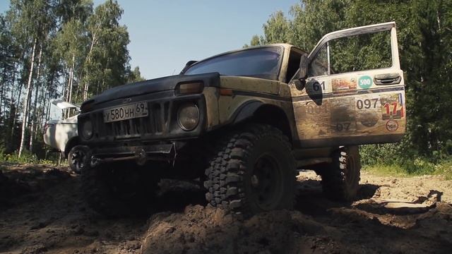 Стоковый Mitsubishi l200 против советских монстров. Рыболовный тест драйв. смотреть онлайн