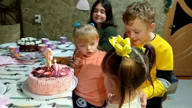 Отмена онлайн уроков.К Сашеньке на день рождение и первый раз в школу. смотреть онлайн