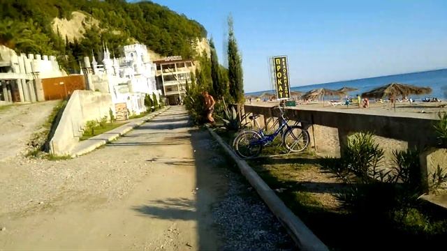 Абхазия. Пицунда. Золотой пляж. Жара... смотреть онлайн