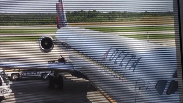 Random Activity at Raleigh Airport (RDU) + another update смотреть онлайн