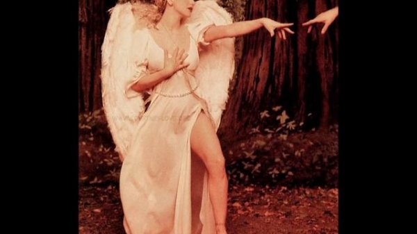 Courtney Love - Hello!