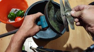 Ремонт насадки аккумуляторного триммера.