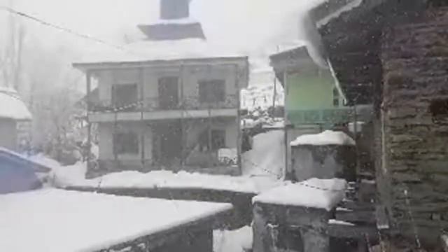 Heavy Snowfall In Bhallessa смотреть онлайн