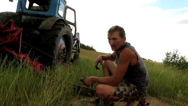 Сенокос на Т40 и муки с сегментной косилкой смотреть онлайн