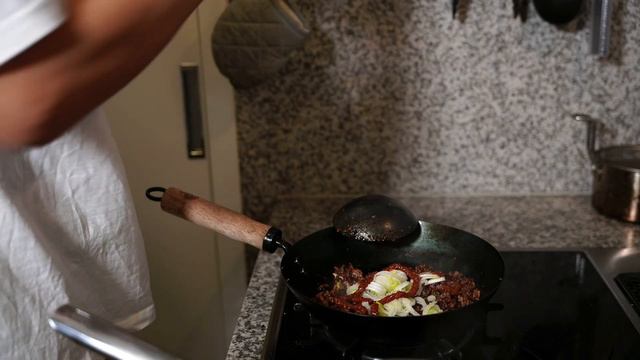 こじらせ飯「あなた、ごめんなさい」麻婆丼作ってしまうダメなあたしをあなたはどう思うかな