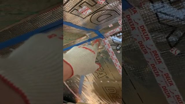 КАК ПРАВИЛЬНО ПРОКЛЕИТЬ ПРАКТИЧЕСКИ ЛЮБУЮ ПАРОИЗОЛЯЦИЮ !!! НА МАНСАРДЕ.