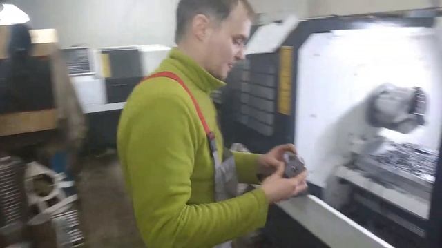 ООО «НовоТех» - изготовление переходника с трубной резьбой 3/4" на 1 1/2 ООО смотреть онлайн