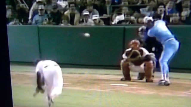 George Bell Takes the Rocket Deep Into Orbit! Great Home Run Swing смотреть онлайн