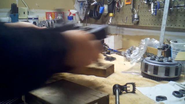 2014 06 16 13 19 53 565 - Evan's RM400 assembly begins смотреть онлайн