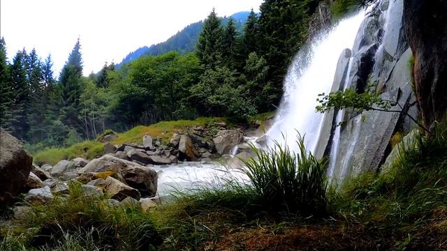Big Waterfall Calming Sounds. Nature White Noise For Sleep (10 Hours).
