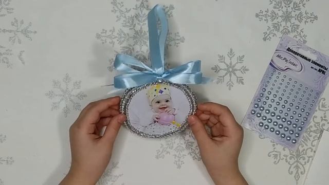 Как сделать ёлочную игрушку с фото своими руками. Подарок для своих родных. DIY ёлочные игрушки. смотреть онлайн