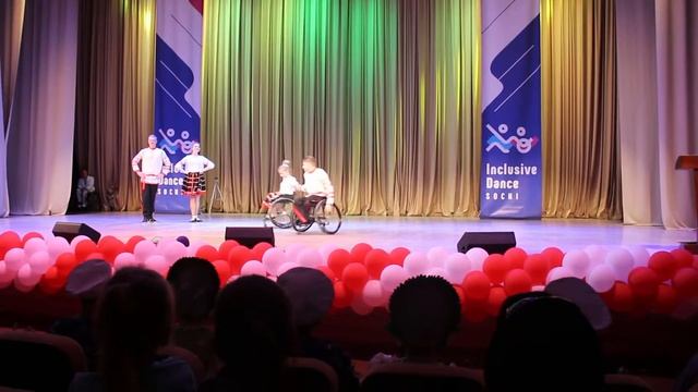 Кадриль в исполнении солистов студии - "Solo Dance" смотреть онлайн