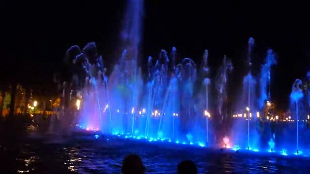 Поющие фонтаны в Салоу (Испания). Часть1. смотреть онлайн