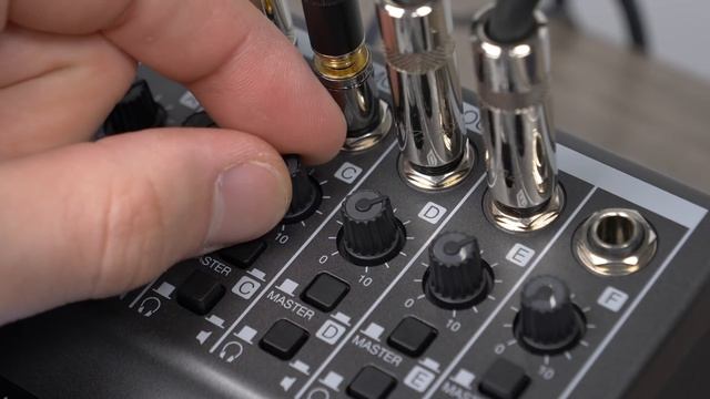 Zoom LiveTrak L-20: Introduction смотреть онлайн