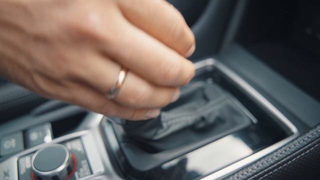 Технологичный Subaru Forester смотреть онлайн
