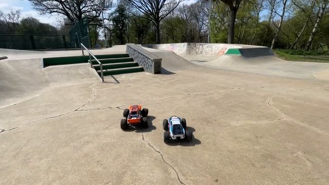 WORLD'S BEST Beginner RC Car (its fast!!) смотреть онлайн