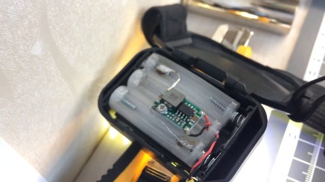 Переделка светодиодного налобного фонарика на литий через юсб к повербанку. смотреть онлайн