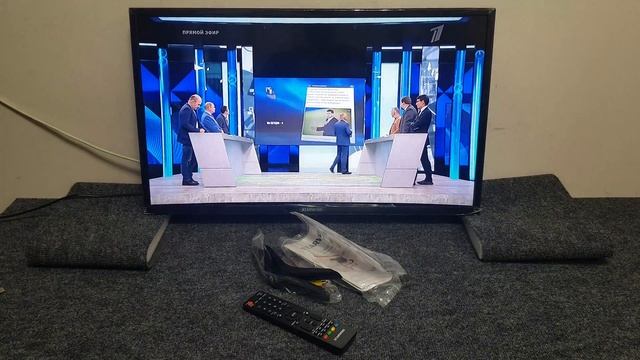 Телевизор StarWind SW-LED32BA201 в идеальном состоянии