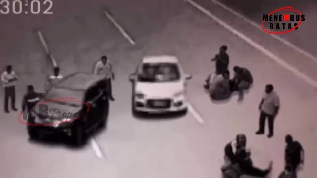 TEREKAM KAMERA CCTV SAAT PERDI SAMBO BERI KOMANDO DI KM 50.kpk смотреть онлайн