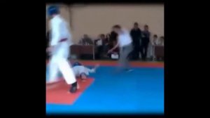 Уличные драки!
Вырубил с одного удара!