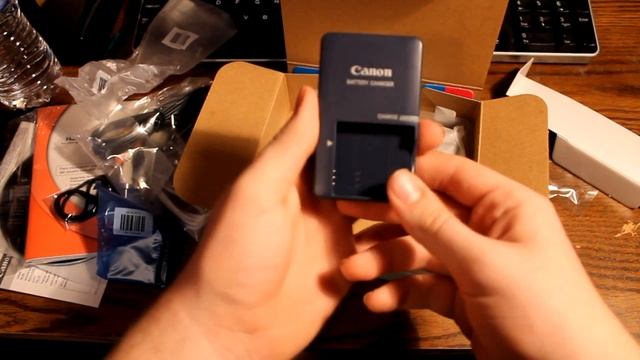 Canon Powershot ELPH 300 HS Unboxing