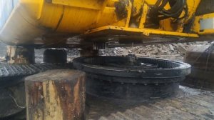 Замена поворотного круга экскаватора JCB, часть1