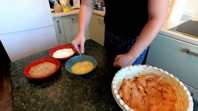 Как приготовить крылышки кфс? How to cook KFS wings? смотреть онлайн