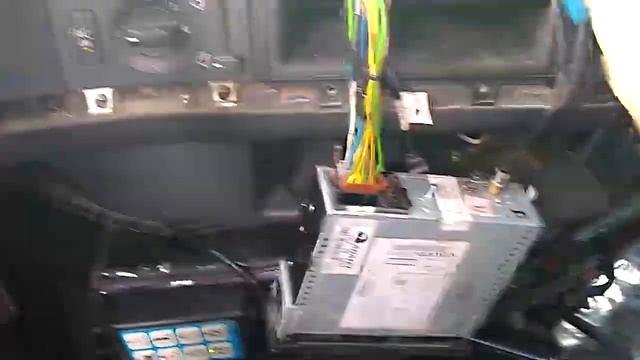 Radio FH Com Comando No Volante E Bluetooth - Volvo FH 460