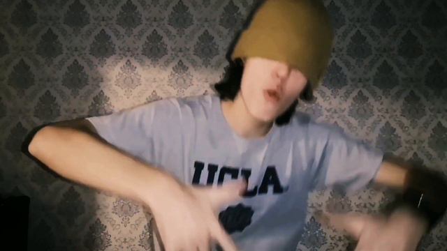 "Девять мелодий из трёх одинаковых аккордов" или "что за кринж?" смотреть онлайн