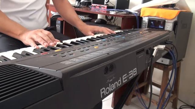 Roland E 38 - Timbres смотреть онлайн