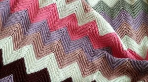 Плед шеврон ( зиг-заг) крючком..