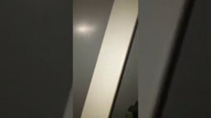 Монтаж распашной двери на сэндвич-панель