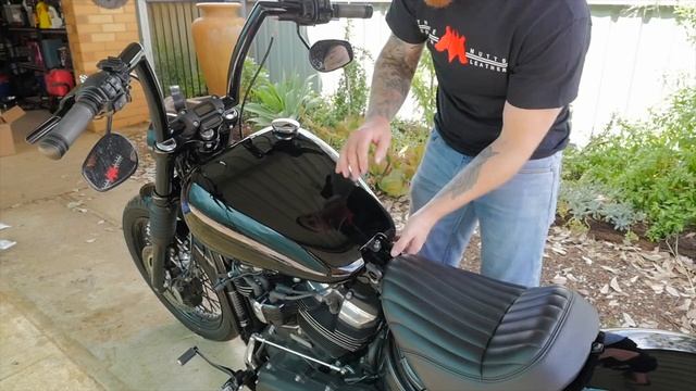 5 Gal tank on a softail street bob смотреть онлайн