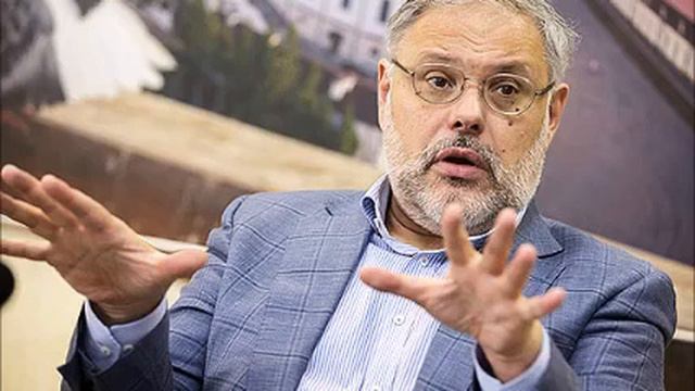 Михаил Хазин: Макрон будет разрушать Евросоюз сильнее чем Ле Пен смотреть онлайн