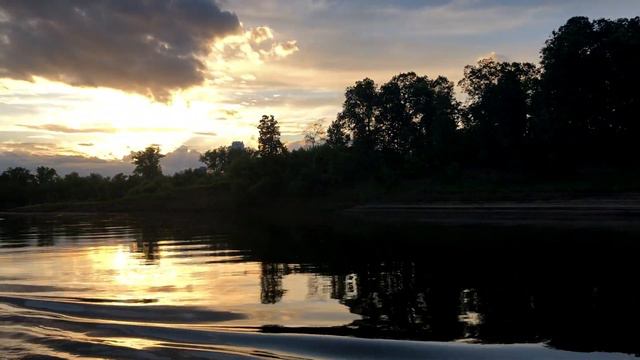 Красивый вид с теплоходной прогулки в Уфе смотреть онлайн