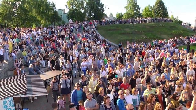 Кавер-группа Наши Люди на ХлыновФесте 2023 смотреть онлайн