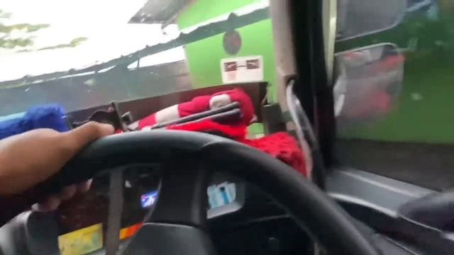 TRUCK HINO 500 MELEDAK BAN DEPAN NGERII MALAH DI GANTI BAN 1100 kok bisaa ??? смотреть онлайн