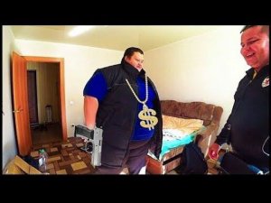 Самый Огромный Человек в Городе / Талия 2-метра Новый Образ