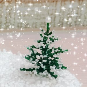Ёлочка из бисера